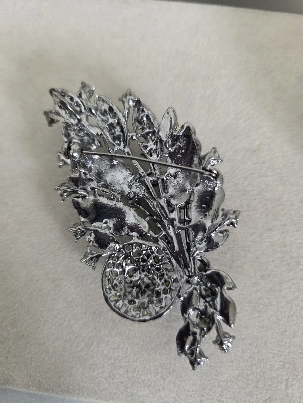 Vintage Smoky Gray Crystal Spray Brooch Pin Silver Tone Leaf & Floral Statement
